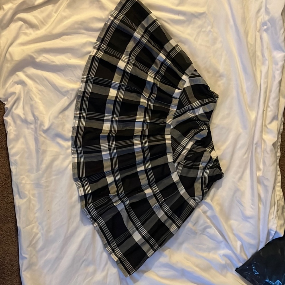 Girls size small skirt black and white gray striped